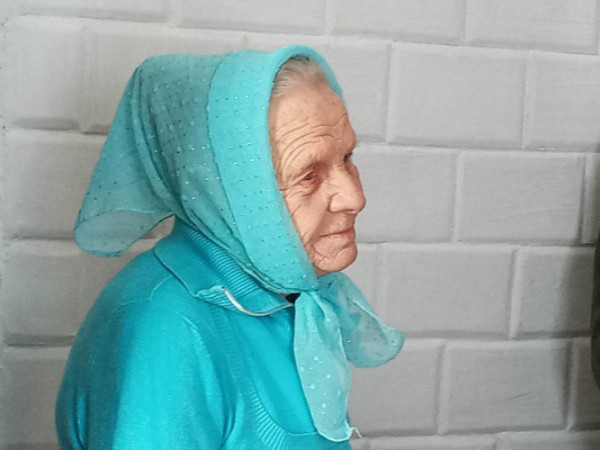 Співає у храмі з 14 років: бабуся з Волині відзначила 90-річний ювілей