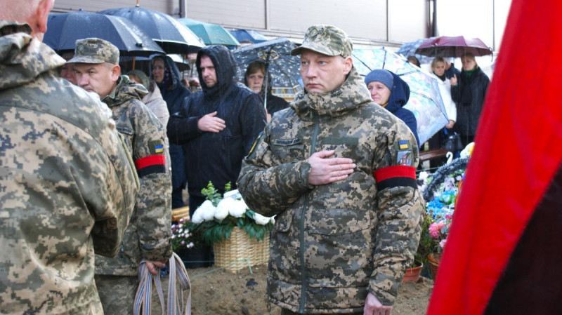 Мати дочекалася сина лише для прощання: на Волині поховали загиблого воїна Сергія Катеринюка