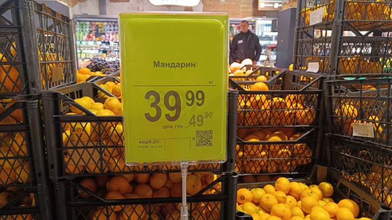 Свято наближається: скільки коштують мандарини в Луцьку