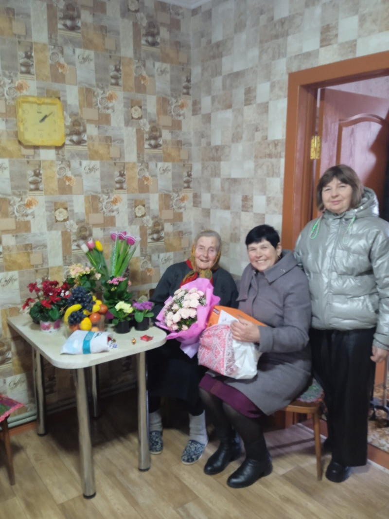 Має четверо дітей, девʼятьох онуків, а також 20 правнуків та навіть праправнук: довгожительці з Волині виповнилося 90 років