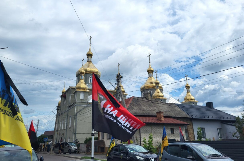 Повернувся додому через 16 місяців: у Ковелі попрощалися із морпіхом Русланом Нечипоруком