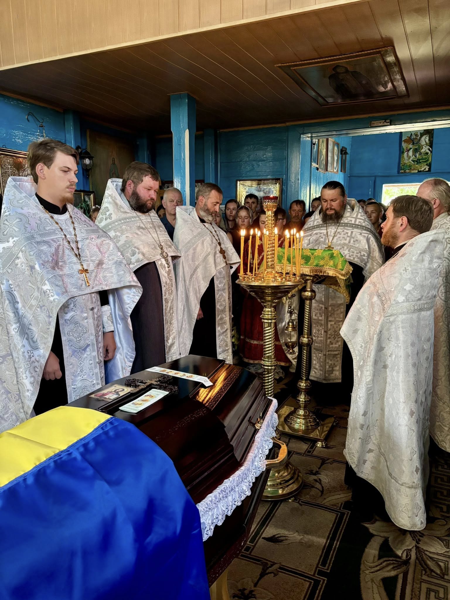 Загинув унаслідок авіаційного удару: на Волині попрощались з Героєм Дмитром Калінчуком