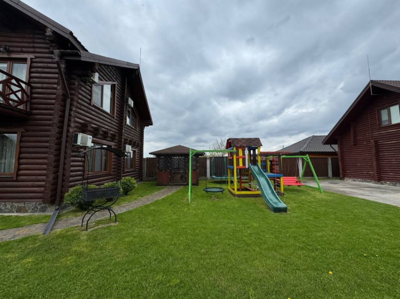 Біля озера Світязь продають базу відпочинку за 400 тисяч доларів