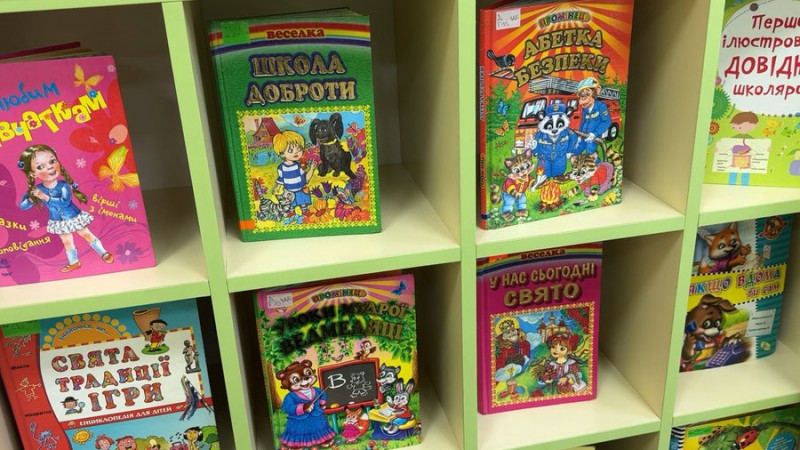 «Для мене — це затишок»: лучанка 48 років працює у бібліотеці