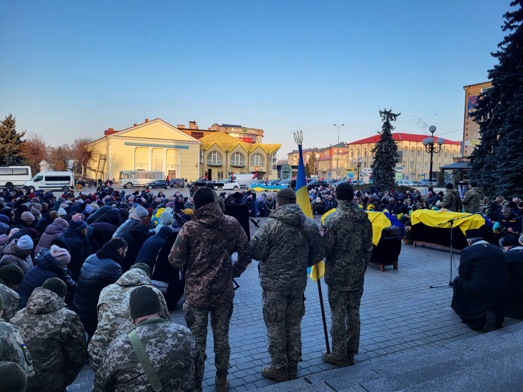 Два прощання в один день: на Волині в останню дорогу провели Героїв - Олега Сахарчука та Олександра Турчика