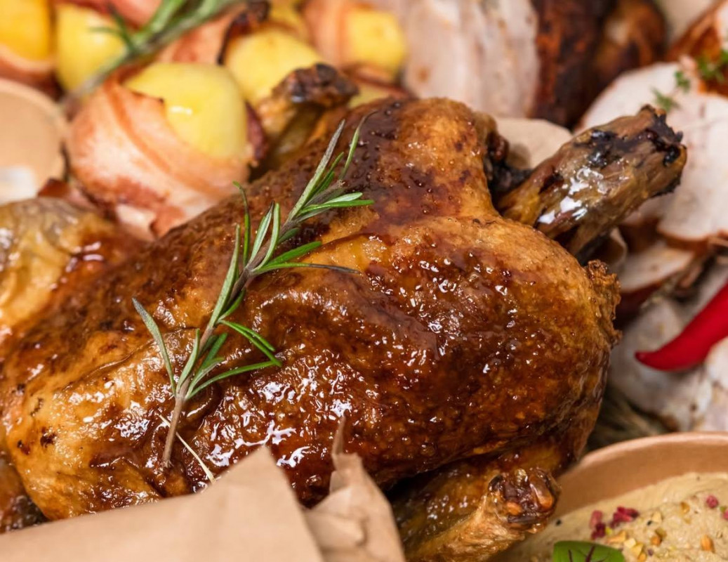 Де замовити готову вечерю на Новий рік у Луцьку?