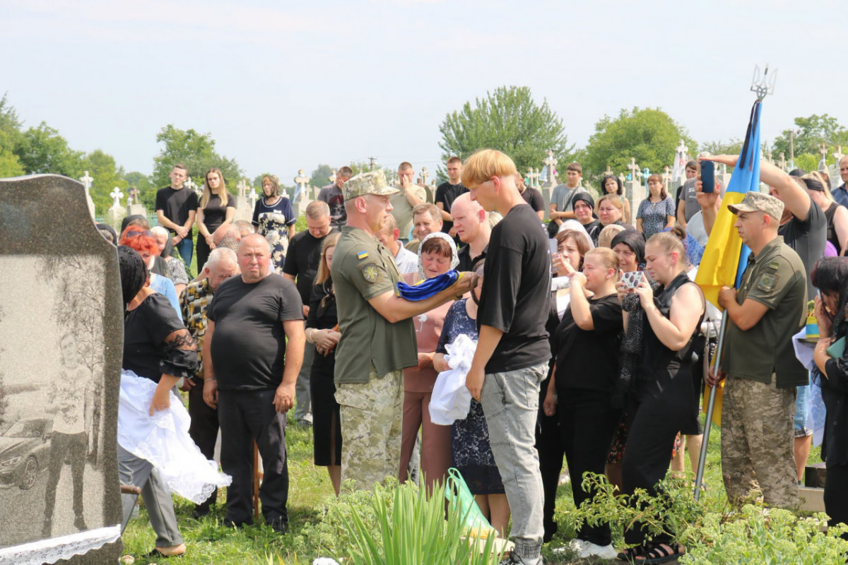 На Волині попрощалися з 28-річним захисником Павлом Шамрилом