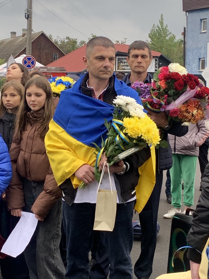 Вперше за понад 3,5 роки ступив на рідну землю: додому повернувся звільнений з полону волинянин Андрій Ховхун