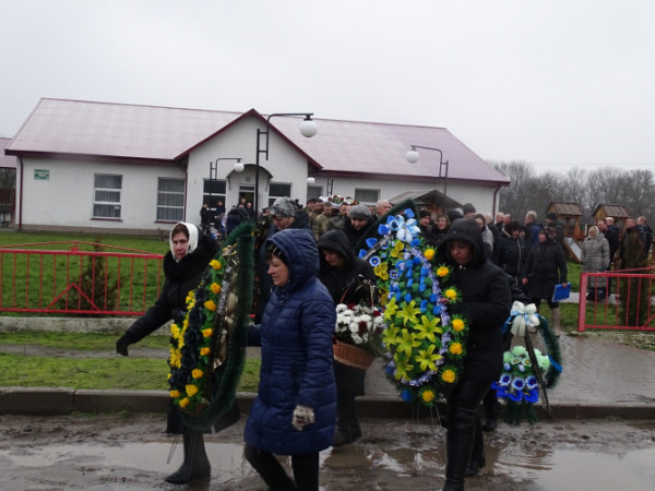 Один син загинув, інший - захищає Україну: на Волині поховали Героя Григорія Балюка