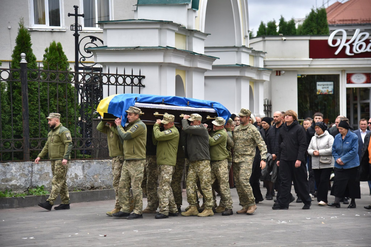 Навіки 26: у Луцьку попрощалися з прикордонником Денисом Жуком