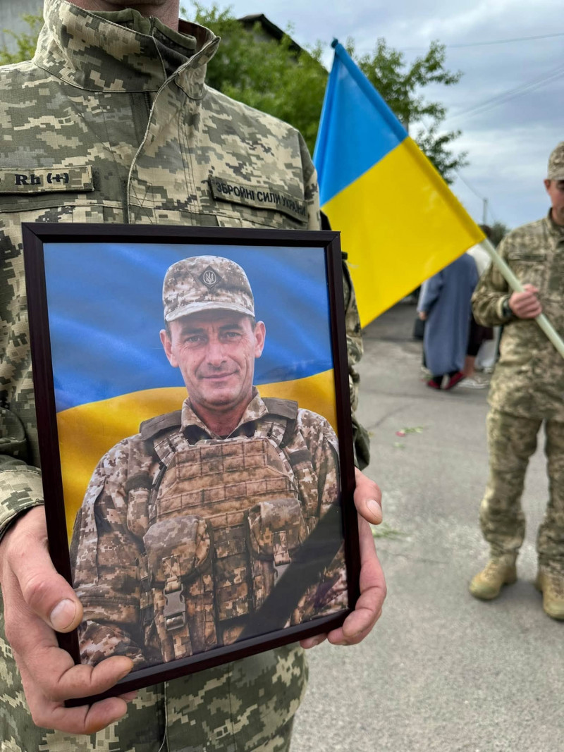 Понад два роки надії та очікування: на Волині провели в останню путь Героя Андрія Лабанта