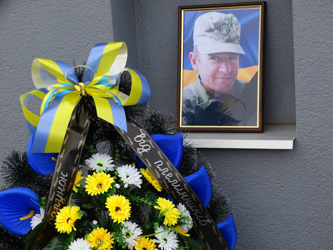 Майже рік вважався зниклим безвісти на Волині попрощались з Героєм Олександром Жуком