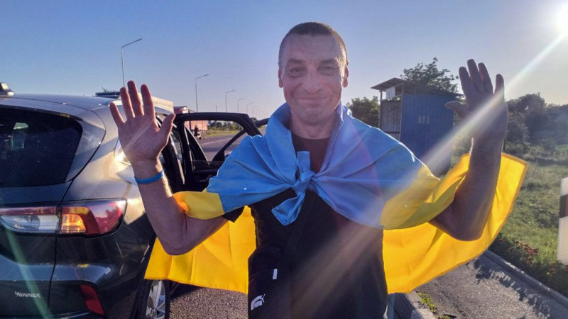 Волиняни зустріли звільненого з російського полону військового Михайла Данилюка