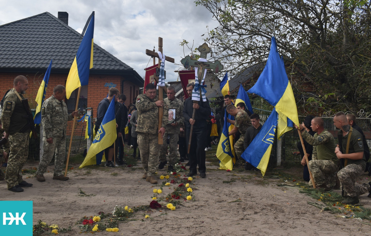 Маленька донечка втратила батька: на Волині провели в останню путь Героя Володимира Дарчича