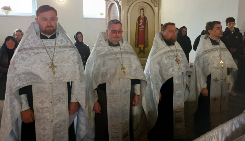 Батько боронить Україну від російських загарбників: на Волині попрощались з Героєм Романом Каденчуком