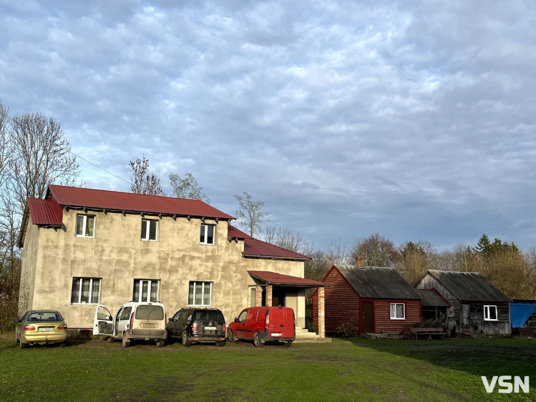 Незламний оберіг: Храм на Волині, який вистояв перед снарядом, що застиг у його стіні. Фоторепортаж