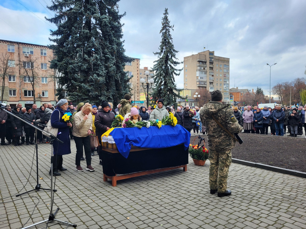 У день запланованого весілля вирушив на останнє бойове завдання: на Волині попрощались із Героєм Олегом Богдадюком