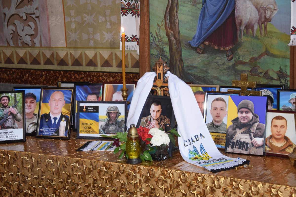 Так і не побачив сина: на Волині родині загиблого прикордонника вручили посмертну нагороду Героя