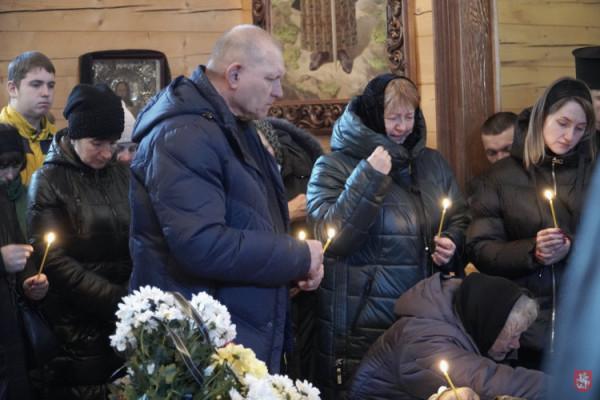 Загинув на Донеччині: У Володимирі попрощалися з Героєм Валерієм Бадзюнем