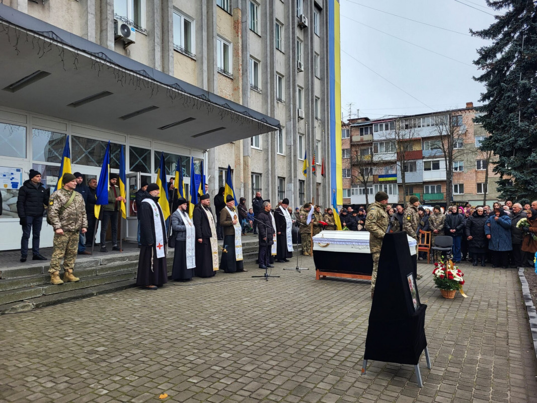 Поховали в переддень дня народження: на Волині попрощалися із Героїнею Мариною Ізотовою