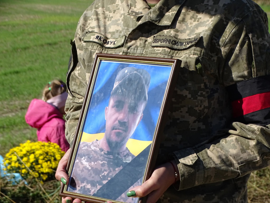 Війна забрала життя Героя: на Волині провели в останню путь Ігоря Бебеса