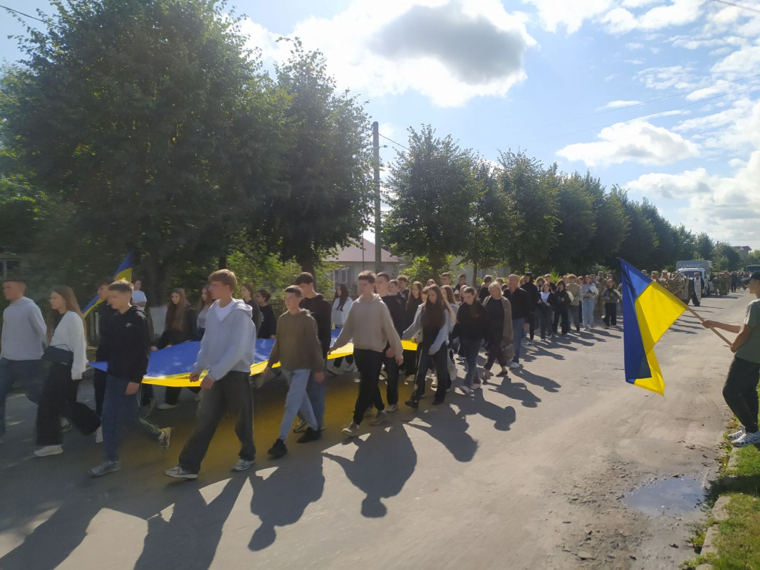 Загинув понад 9 місяців тому: на Волині попрощалися з Героєм Олегом Оліферчуком