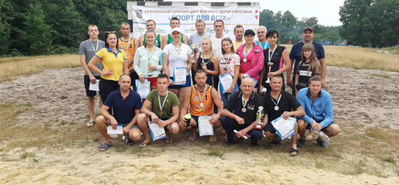 Волейбол, армспорт і дартс: спортсменка з Волині підкорює змагання та тренує молодь