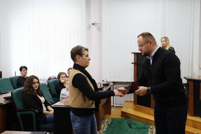 У Луцьку вручили посмертні ордени та медалі рідним загиблих захисників України