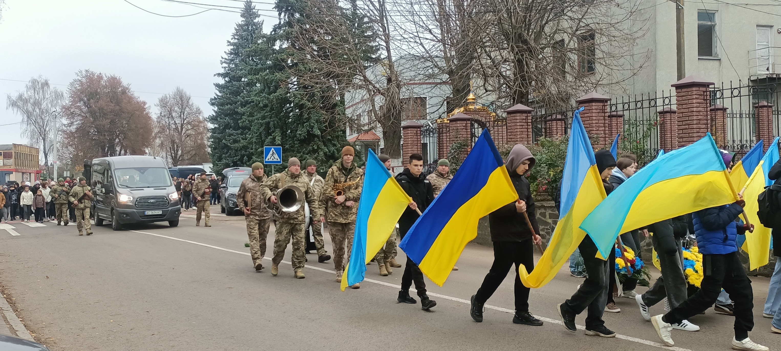 2 місяці не дожив до 35-річчя: на Волині попрощались з Героєм Олександром Пекним