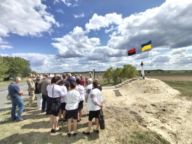 На Волині відкрили пам’ятний хрест трьом воякам УПА, які загинули в бою