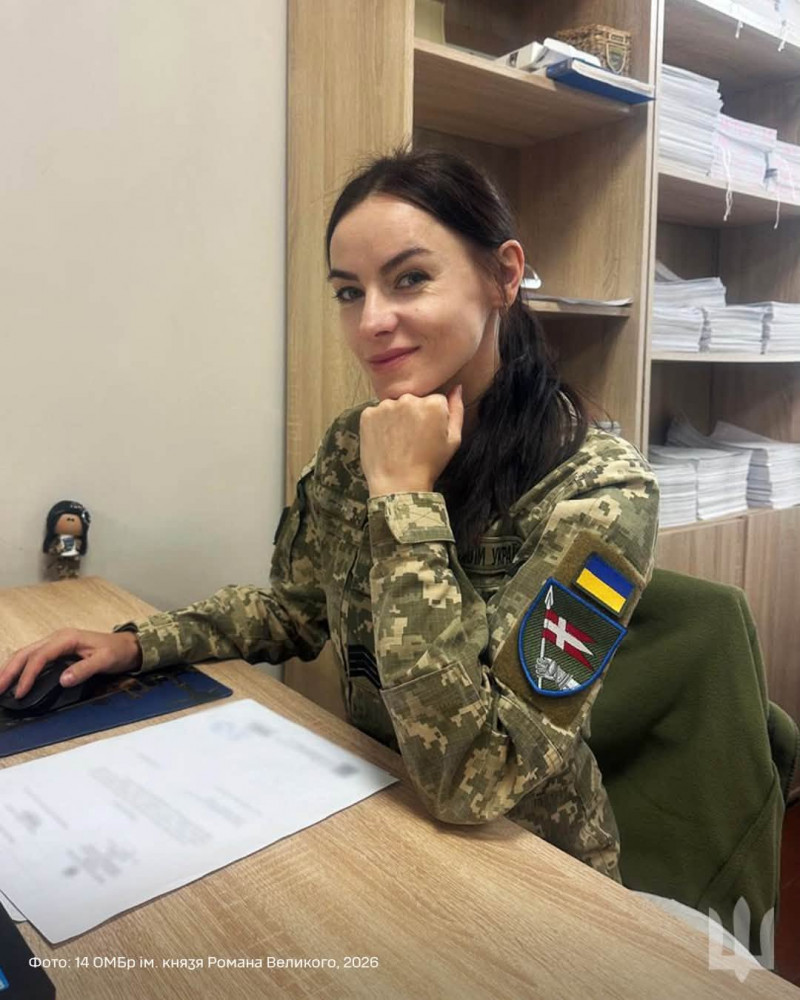 Чоловіки й сини — на фронті, вони тримають стрій у документах: історія захисниць волинської бригади