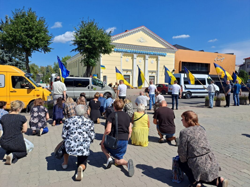 Мріяв благословити доньку на весіллі: на Волині провели в останню путь 49-річного Героя Ігоря Хомича
