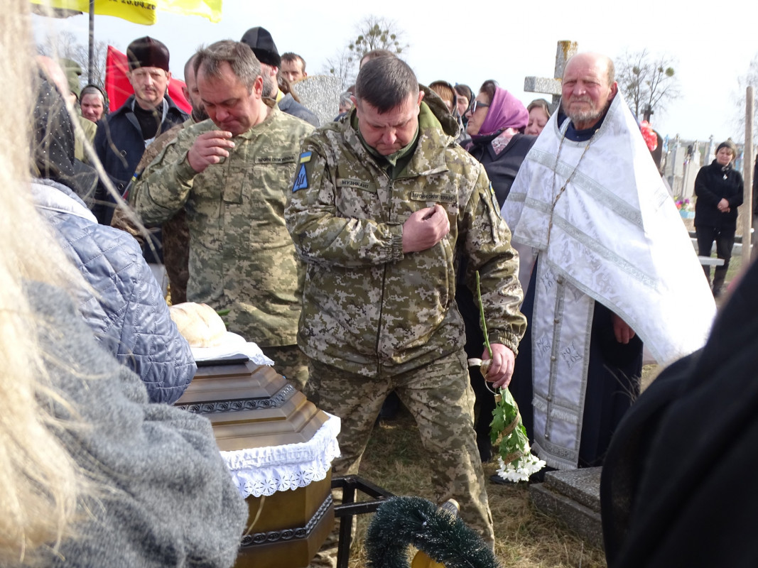 Ворожий дрон обірвав життя: на Волині попрощалися з Героєм Сергієм Панасюком