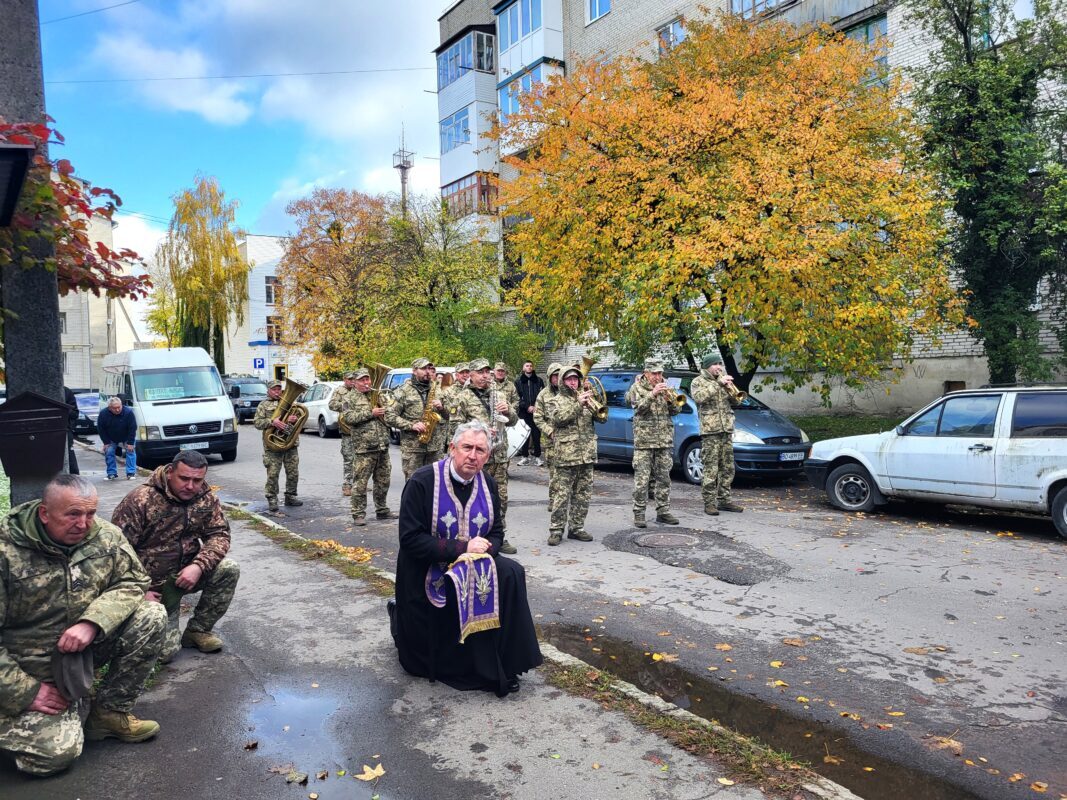 Загинув, рятуючи побратима: на Волині поховали сапера Віктора Савчука, який загинув на Курщині
