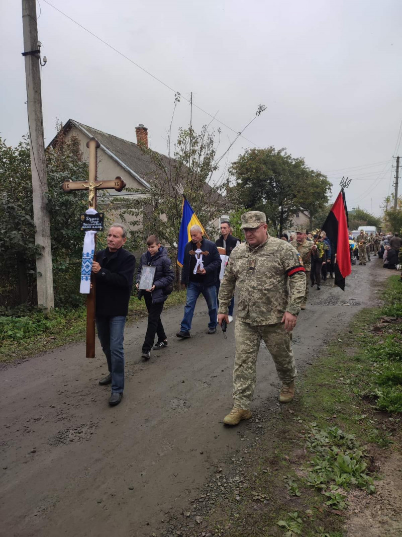 На Волині провели в останню дорогу загиблого Героя Ігоря Думку