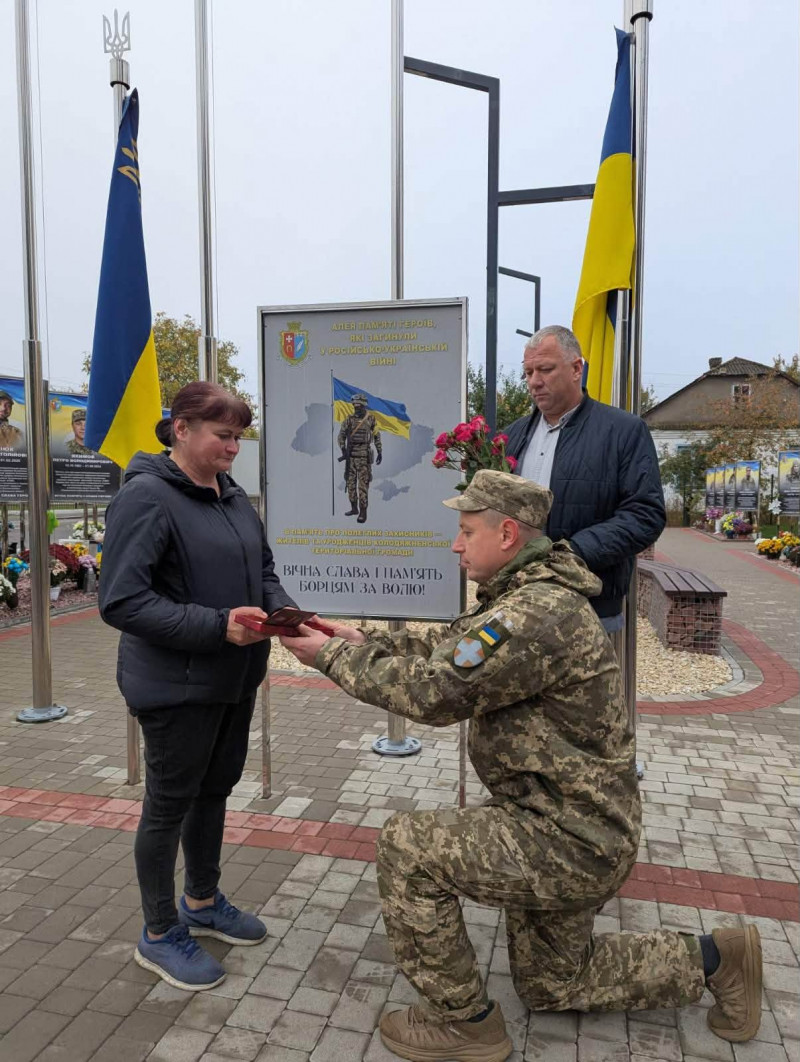 Ордени замість синів і коханих: на Волині вшанували трьох полеглих захисників