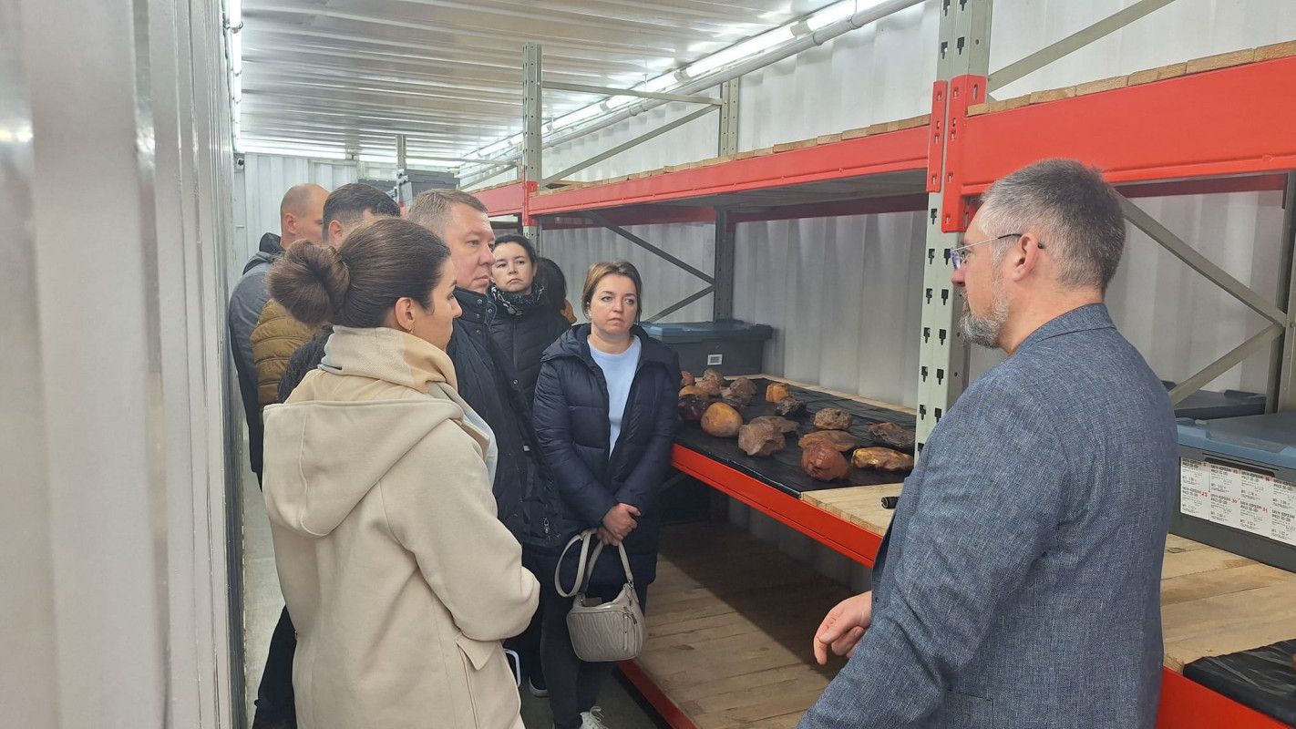 Державна комісія України по запасах корисних копалин та КП «Волиньприродресурс»: візит до заводу по збагаченню та переробці бурштину