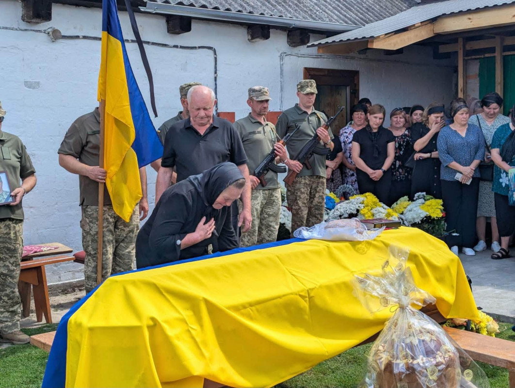 Два роки між надією і болем: на Волині попрощалися із захисником Петром Якимовим