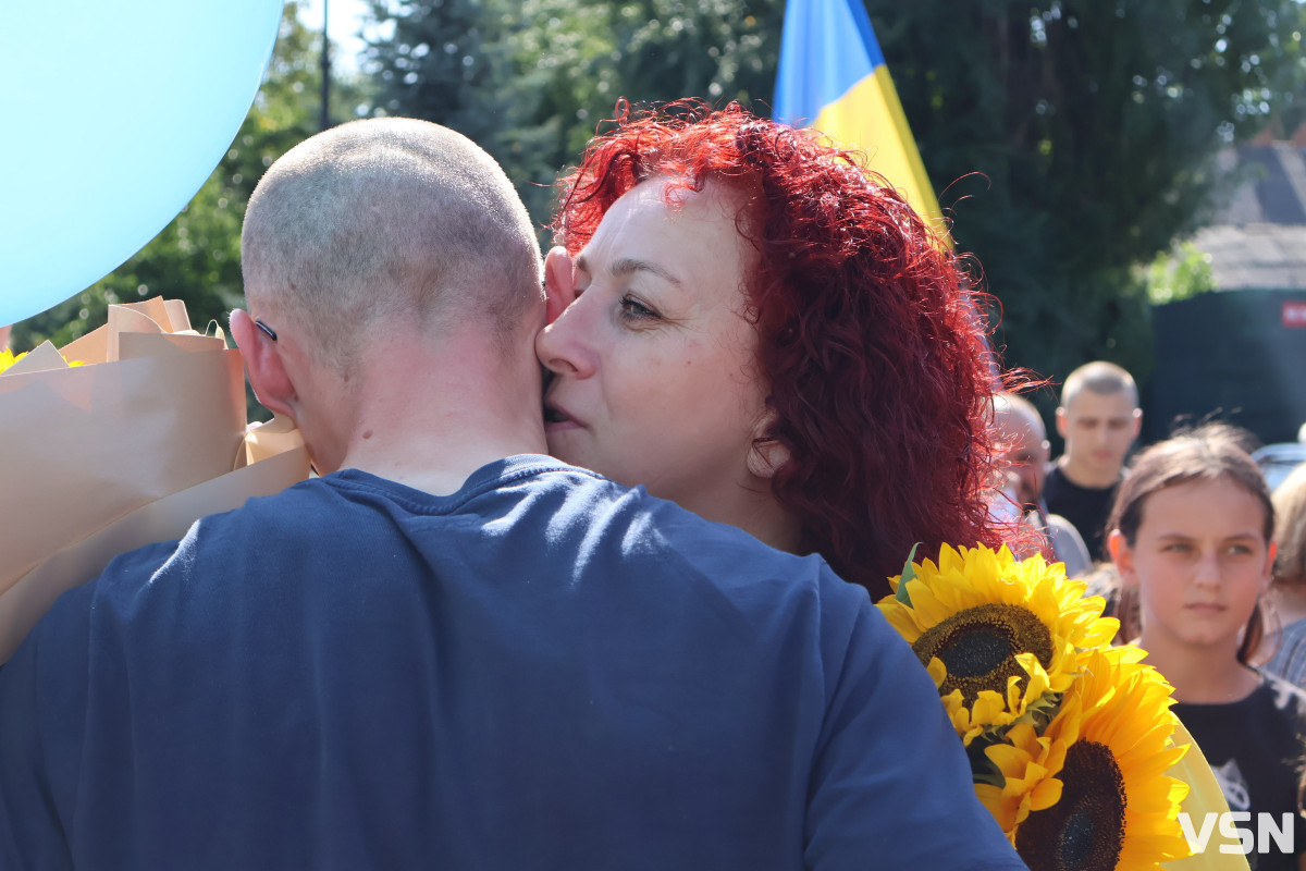 У Луцьку зустріли воїна Андрія Русенка, який понад 3 роки був у російському полоні
