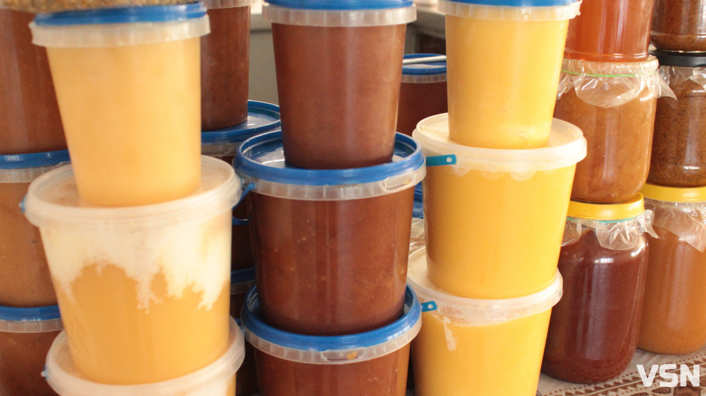 Скільки коштує мед на ринку та у магазинах Луцька?