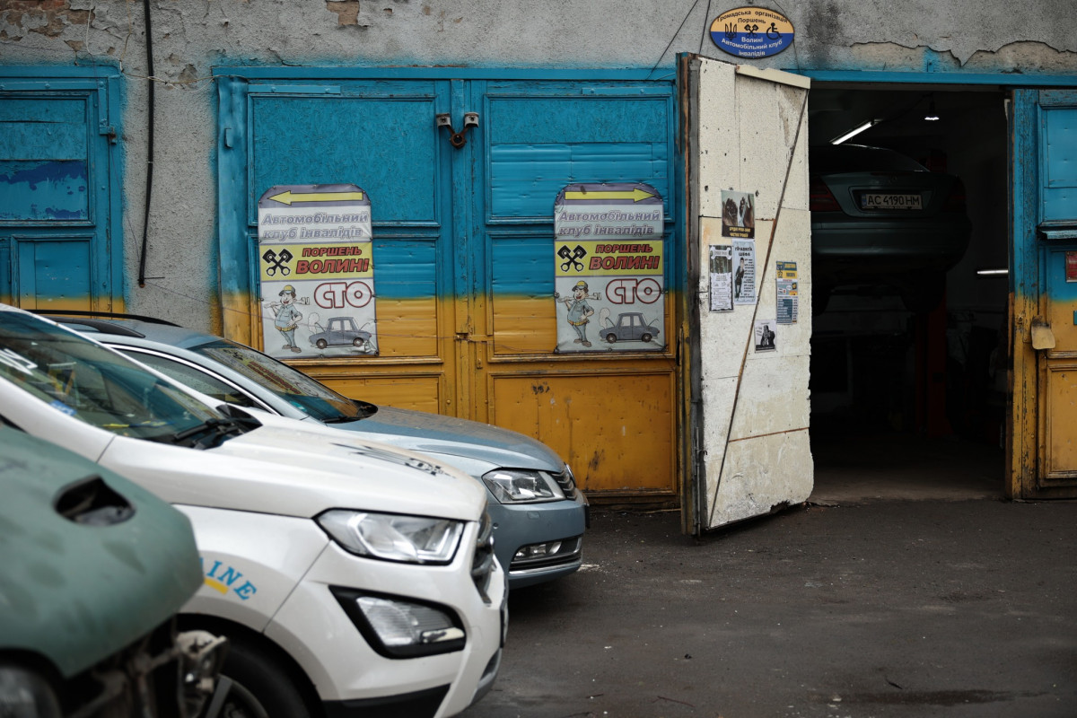 У Луцьку ветеранам з інвалідністю допомагають переобладнати авто за держпрограмою