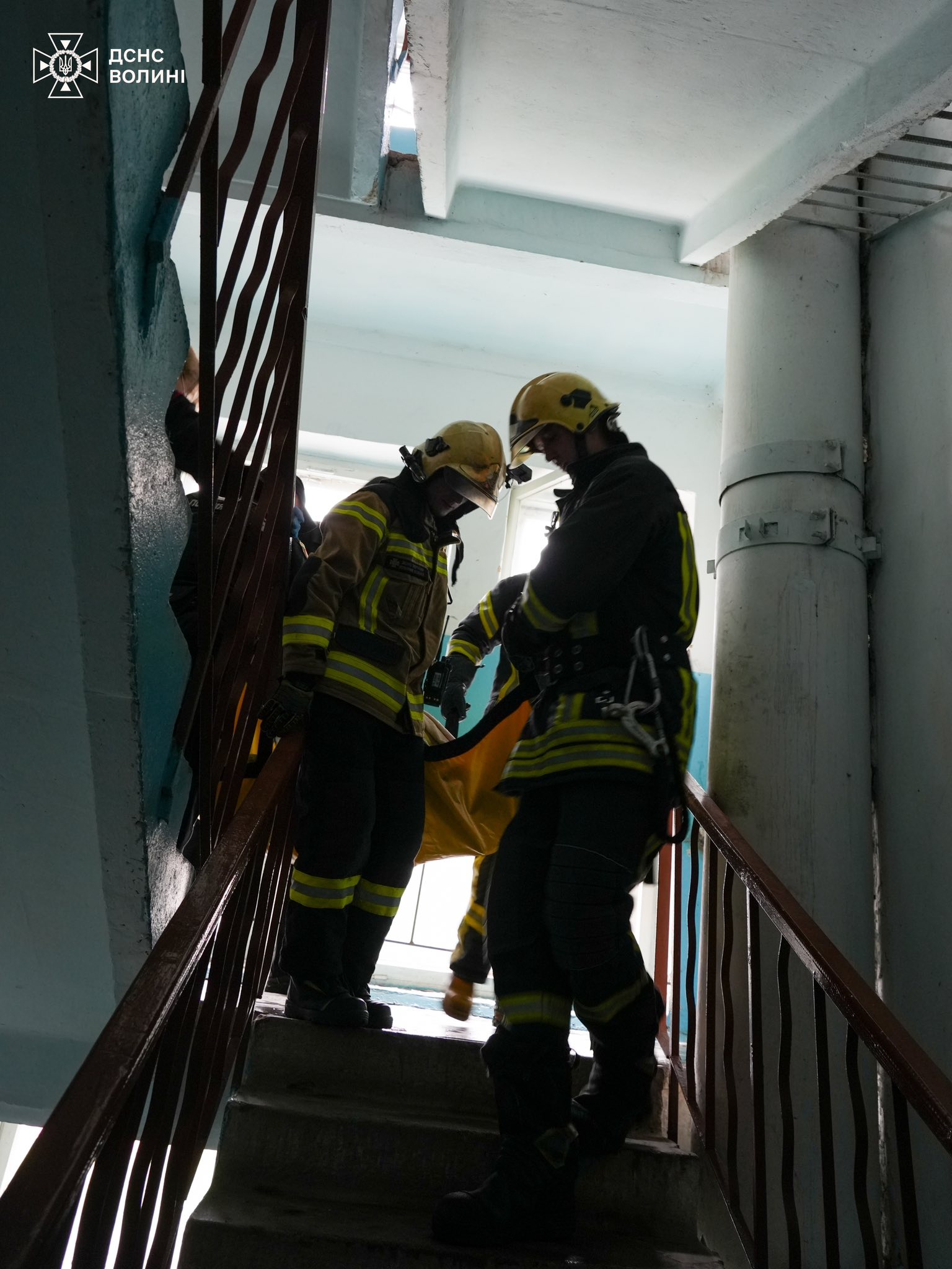 У Луцьку рятувальники врятували літню жінку із заблокованої квартири