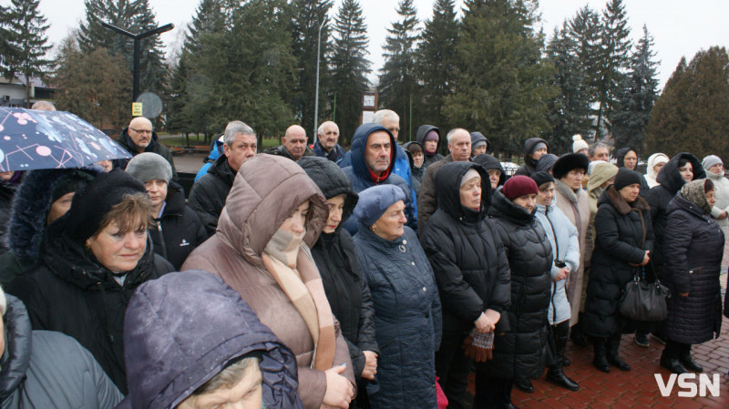 Віддав своє життя за наше завтра: волиняни провели в останню путь Героя Миколу Дудка