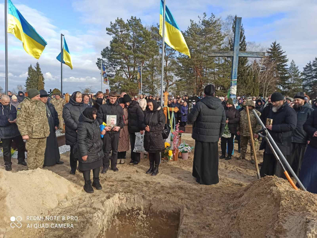 Понад рік вважався зниклим безвісти: на Волині попрощались з Героєм Миколою Коновим