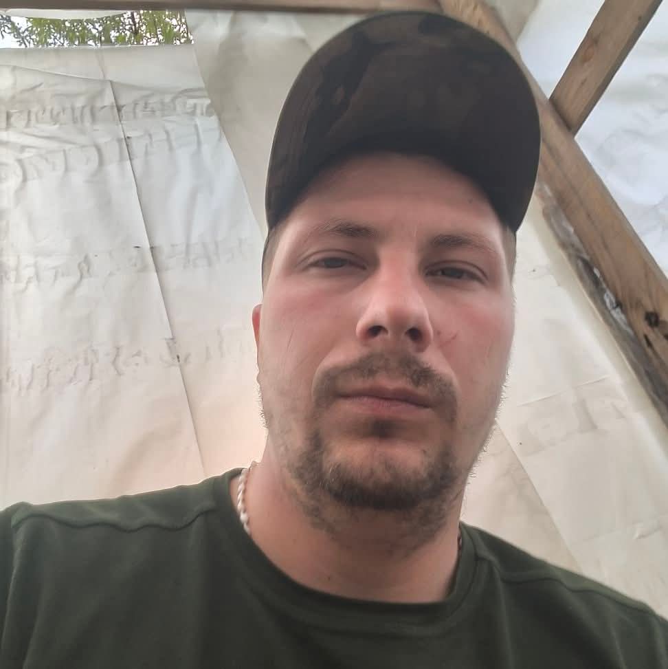 Ввечері 21 листопада ще зателефонував мамі дружині і невдовзі загинув: спогади про Героя з Волині Юрія Панасюка