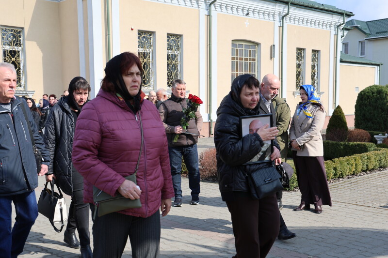 У Луцьку провели в останню дорогу полеглого воїна Дениса Савчука