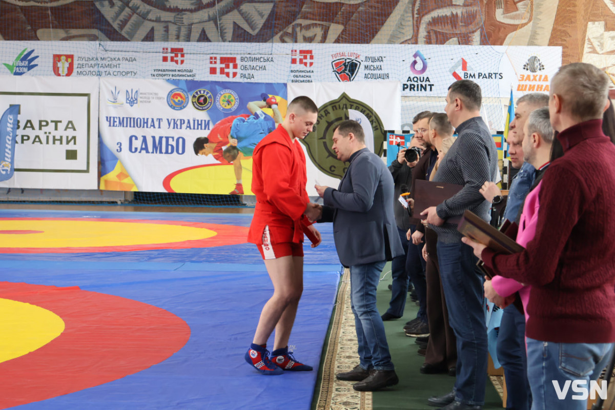Понад 300 спортсменів у Луцьку змагаються на чемпіонаті України з самбо