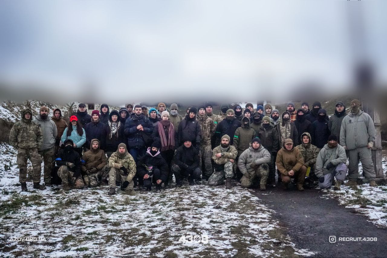 Вогонь, дрони та такмед: у Луцьку понад сотню цивільних навчали військової справи