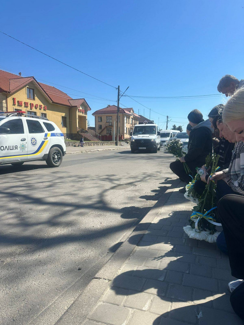 Не встиг створити сім’ю: на Волині в останню земну путь провели 28-річного Героя Миколу Шевчука