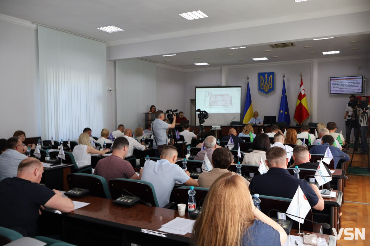 У Луцьку боротимуться з самовільним «бронюванням» паркомісць в центрі міста